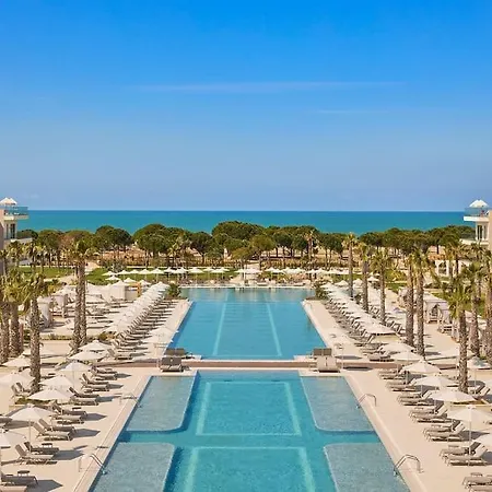 San Pietro, Sunshine Two Bedroom 아파트